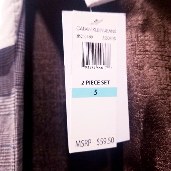 Calvin Klein Boy's Two-Piece Outfit - Picture 12 of 12